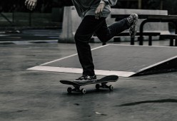 爱游戏体育-切尔西浓眉哥终露獠牙，五赛季最高光让蓝军球迷彻底沸腾！